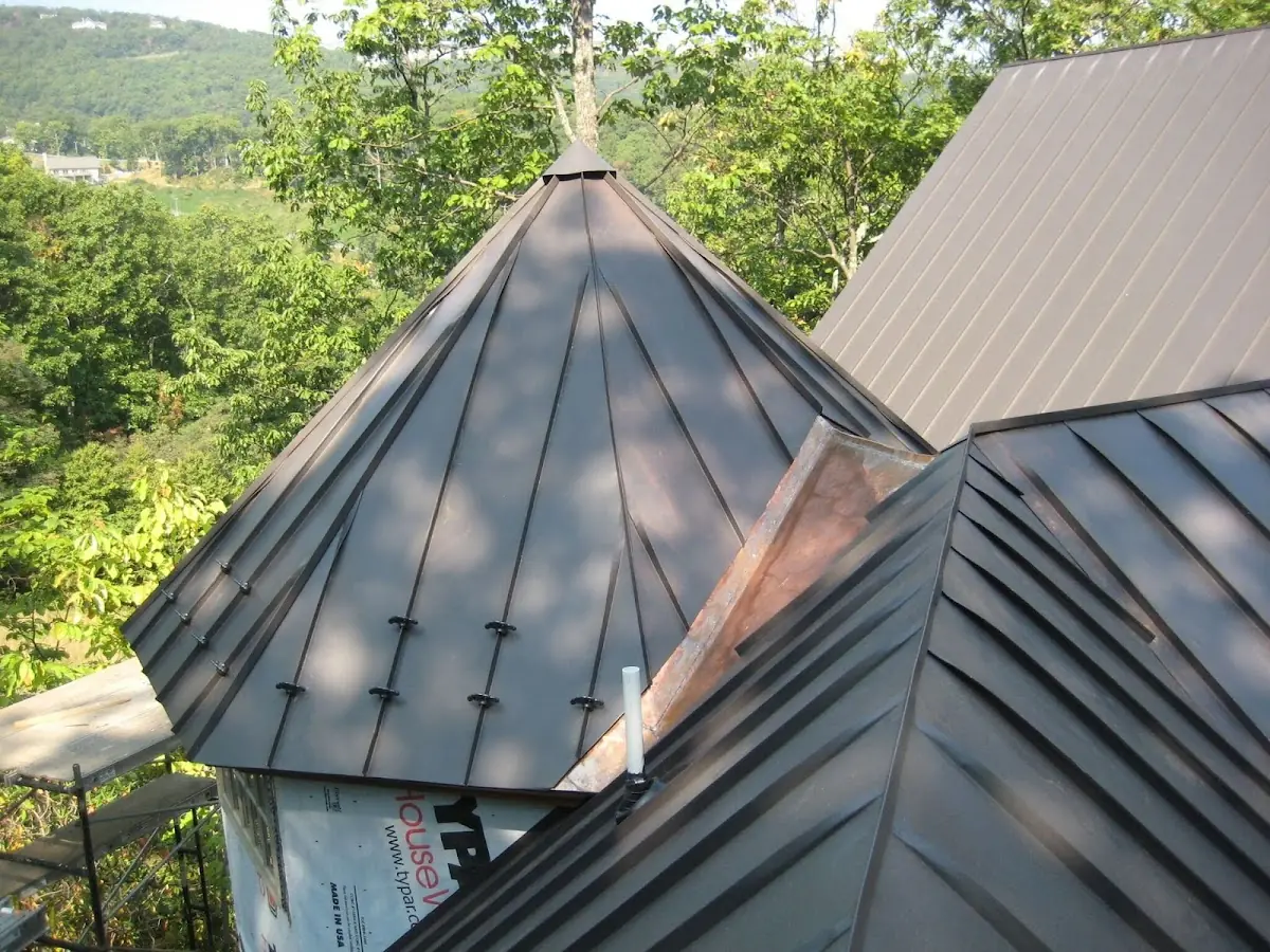 Professional Roof Tarp Installation by Craftsman Roofing in Chestnut Log